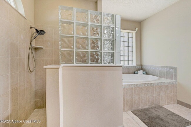 Building Photo - 178 Cove Loop Dr