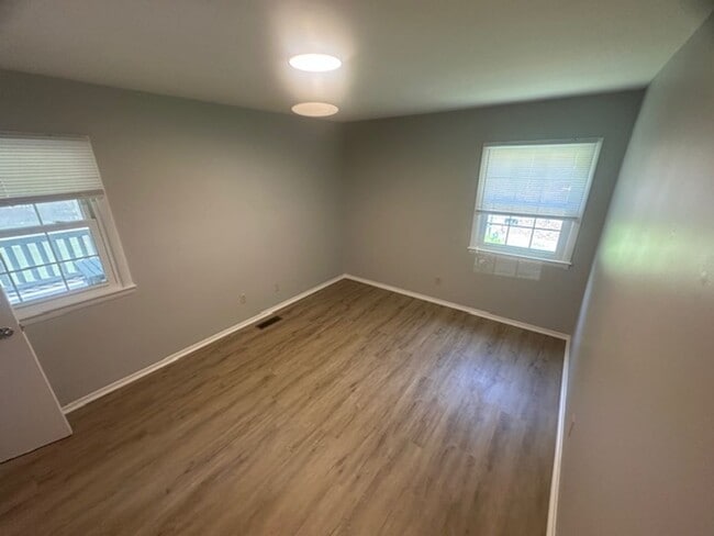 Building Photo - Spacious 3-Bedroom Home with Great Outdoor...