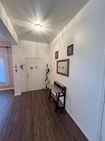 Building Photo - 1923 Pin Oak Ln