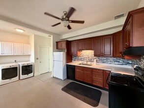 Building Photo - 1530 New Holland Rd