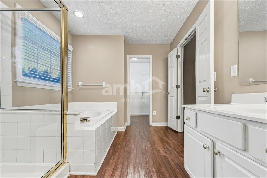 Building Photo - 2175 Carlysle Cove Dr