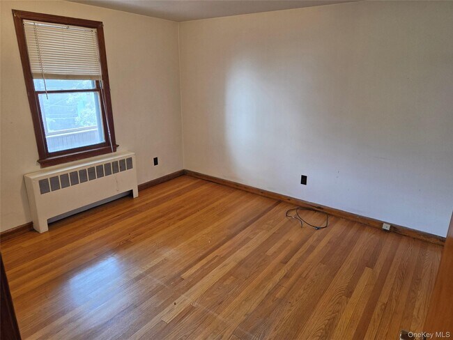 Building Photo - 26 Mearns Ave