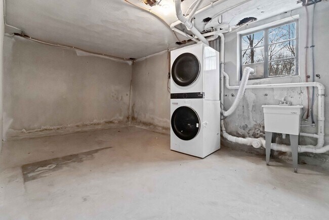 Building Photo - 58 Cutler Dr