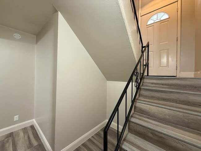 Building Photo - 2459 S St Clair St