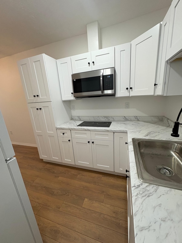 Building Photo - 1802 Parkwood Dr