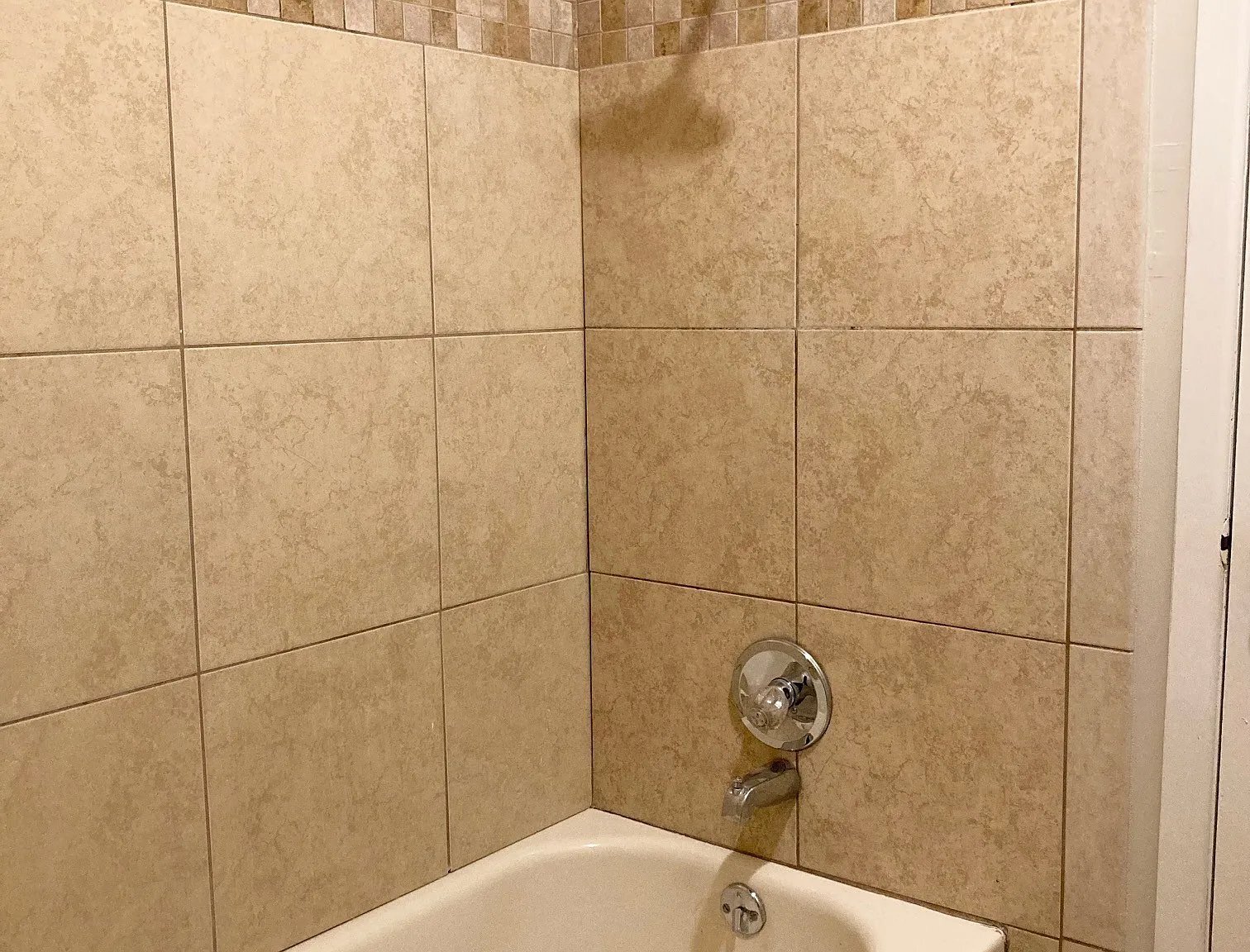 Building Photo - 733 Chaparral Cir