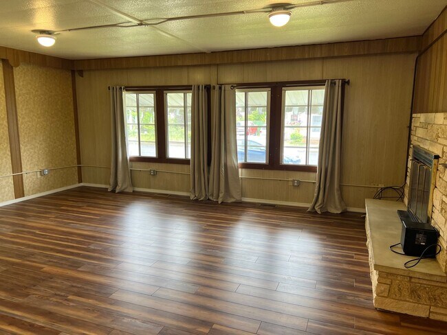 Building Photo - Woodson St, Amity