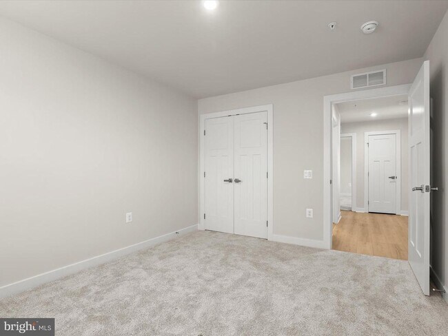 Building Photo - 4738 Naples Ave