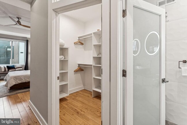 Building Photo - 1514 S Bambrey St