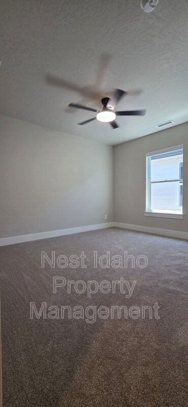Building Photo - 1939 N Danish Ln