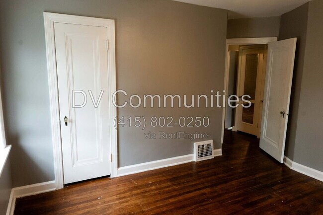 Building Photo - 1504 Sherbrook Rd