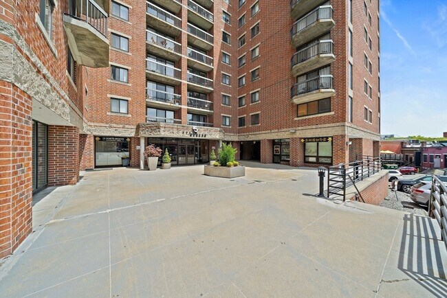 Building Photo - 15 N Beacon St