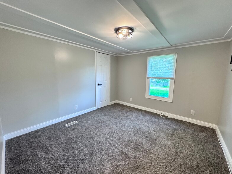 Building Photo - 2475 Freshour Rd