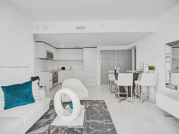 Building Photo - 1300 S Miami Ave