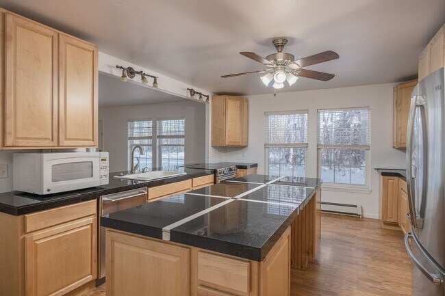 Building Photo - Spacious 5 Bedroom Home on 6 Acres – North Pole, Alaska