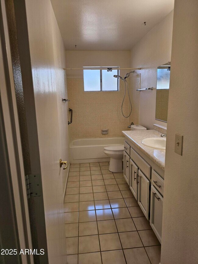 Building Photo - 2131 E Foothills Dr