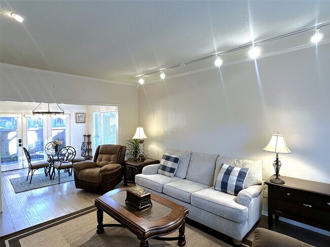 Building Photo - 11711 Memorial Dr