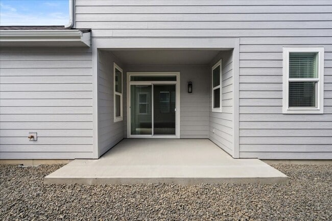 Building Photo - Spacious 4-Bedroom Home with Modern Comforts