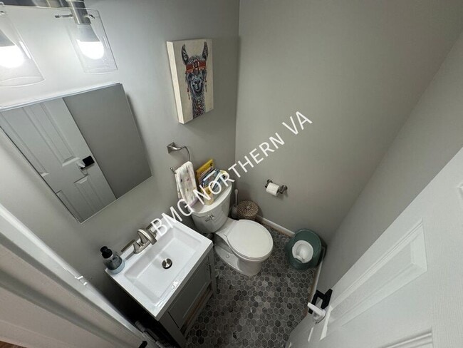 Building Photo - 404 Onondio Cir SE