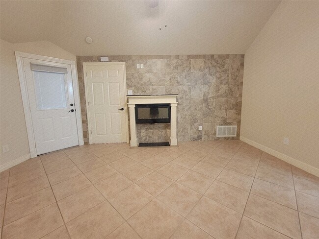 Building Photo - 9621 Monticello Dr