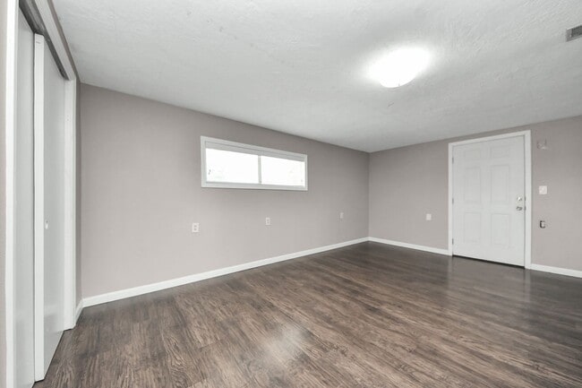 Building Photo - 5747 Turtle Creek Rd