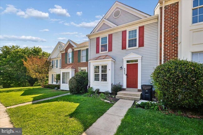 Building Photo - 6630 Commodore Ct