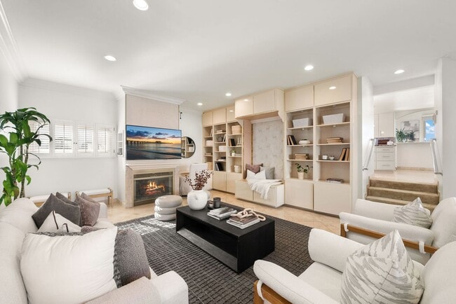Building Photo - Custom Del Cerro Home with Views