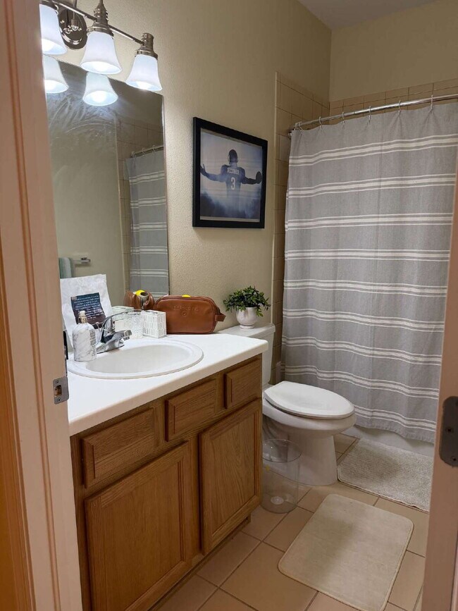 Building Photo - Spectacular 2/2.5 Condo in the Oldsmar Galleria Town Center Lifestyle