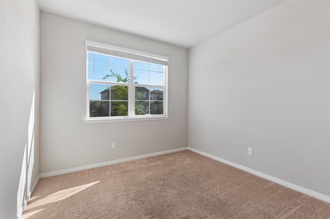 Building Photo - 187 Coralbean Dr