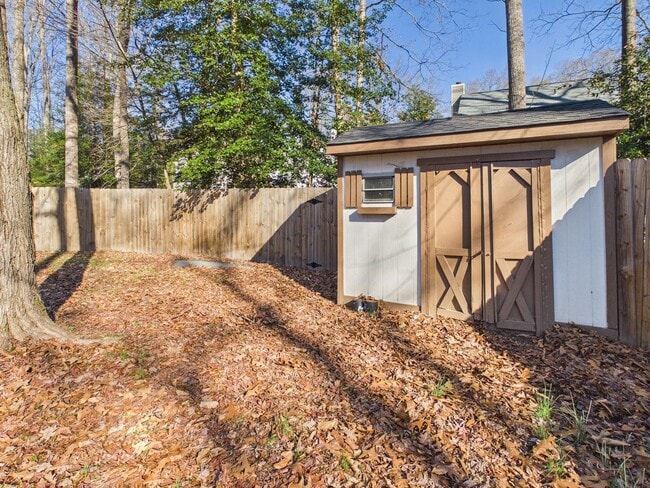 Building Photo - 12024 Lockett Ridge Ave