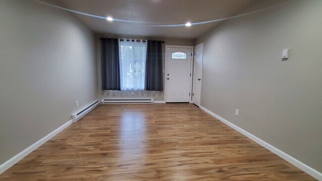 Building Photo - JUST REMODELED!! EVERYTHING BRAND NEW INSIDE THIS 3 BEDROOM, 1 BATH!!