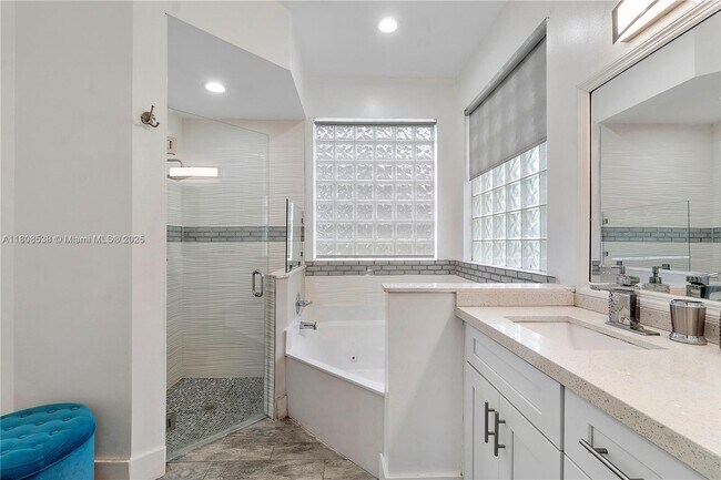 Building Photo - 9251 NW 42nd Ct