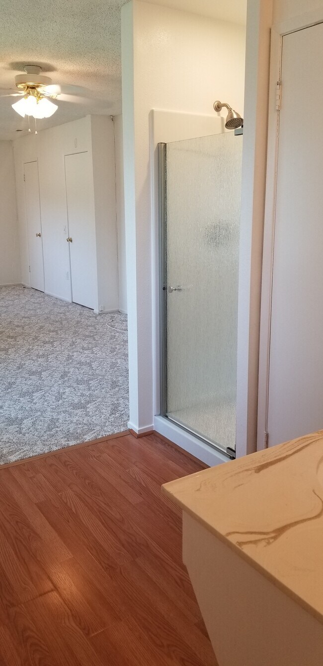 Building Photo - 1529 Cambridge Ave