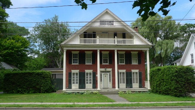 Building Photo - 20 Main St
