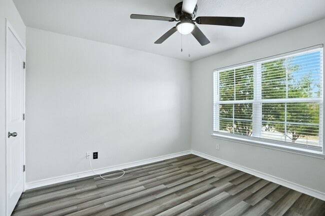 Building Photo - 6074 Akin Quay