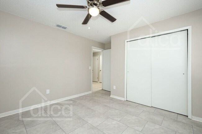 Building Photo - 4006 Luan Dr
