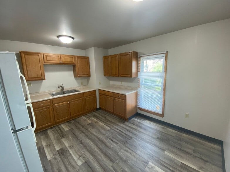 Interior Photo - 2311 Olive Street