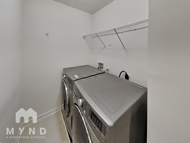 Building Photo - 4445 Newfangle Rd