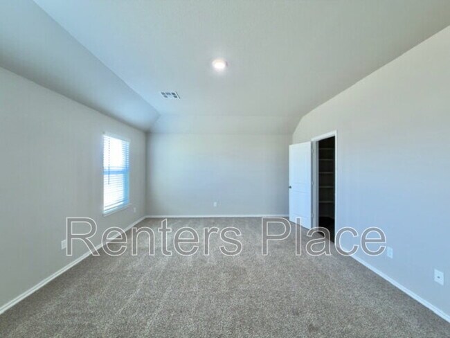 Building Photo - 14 Stonegate Dr