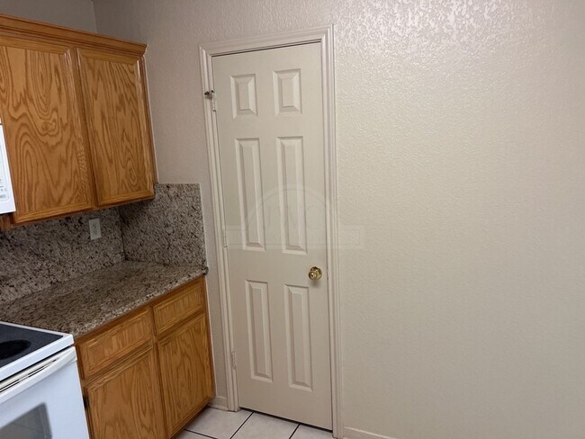 Building Photo - 4704 Pennington Ave