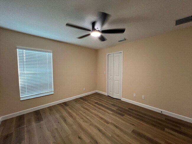 Building Photo - 2/2 Duplex / New Construction