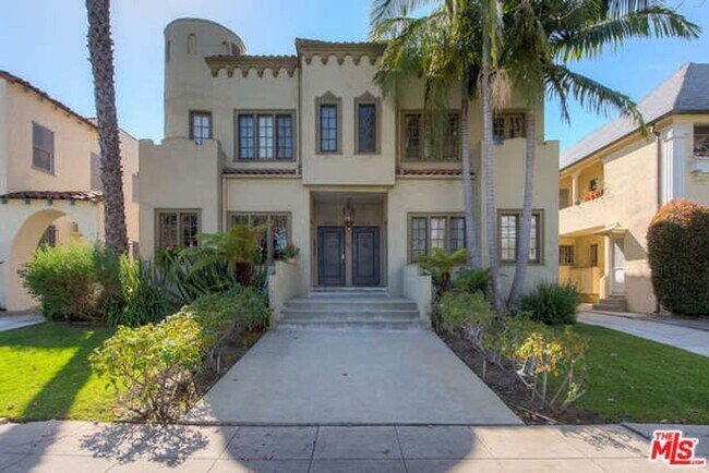 Building Photo - 6284-6286 Commodore Sloat Drive
