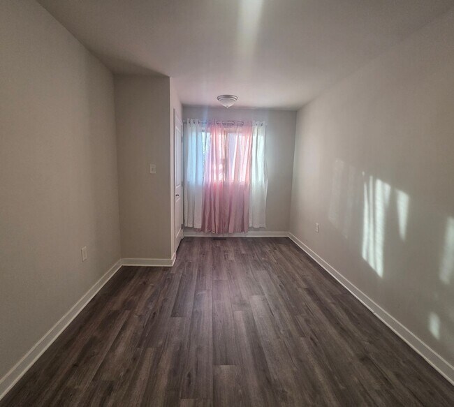 Building Photo - Desirable South Whitehall Township Townhome