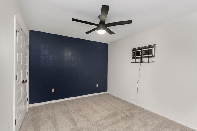 Building Photo - Available March 2nd