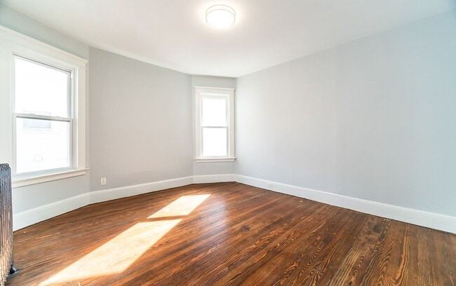 Building Photo - 83 Division St