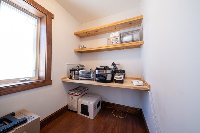 Building Photo - 15678 Duck Pond Way