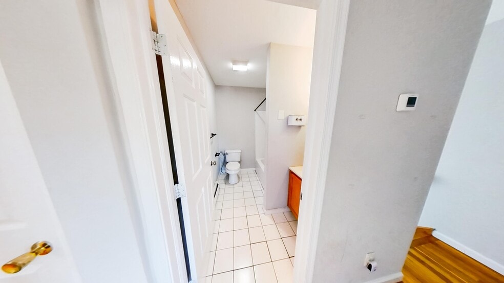 Building Photo - 35 Juniper St