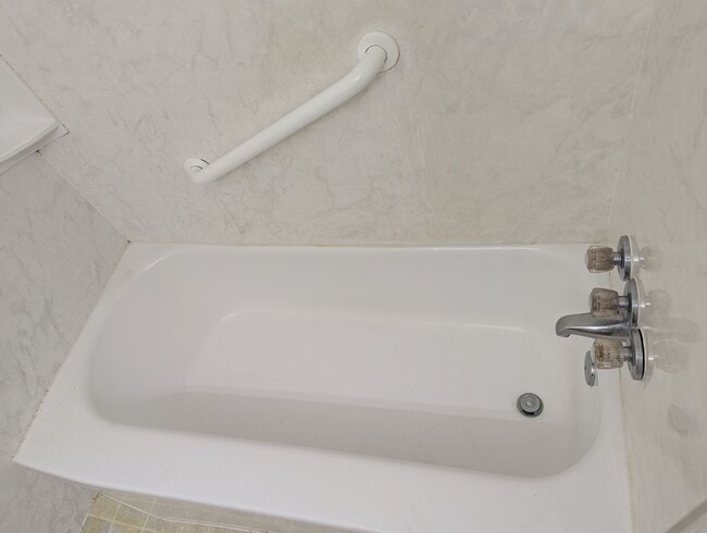 Building Photo - Fully Updated 3 Bedroom Home For Rent