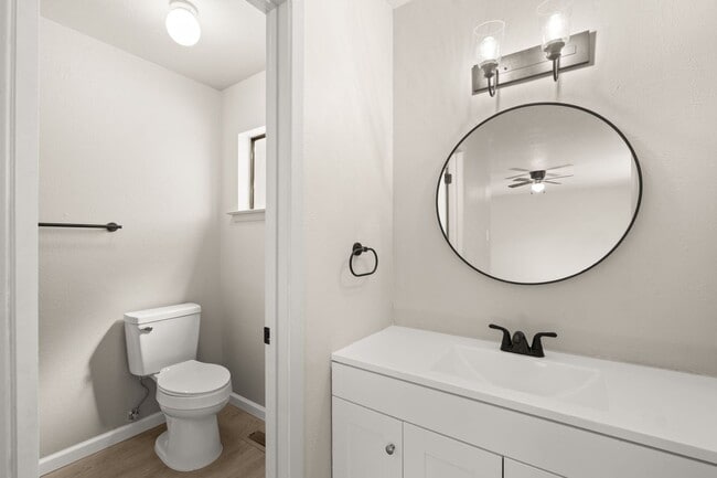 Building Photo - Northeast Heights Gem