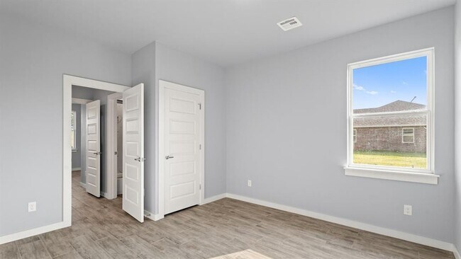 Building Photo - 217 Olde Ml Ct